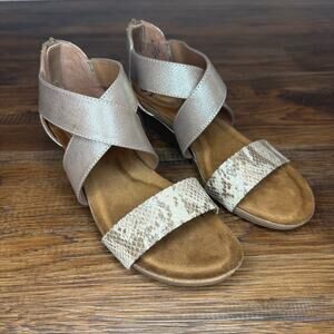 Sofft metallic shimmer gold bronze snakeskin wedge strappy sandals SIZE 8